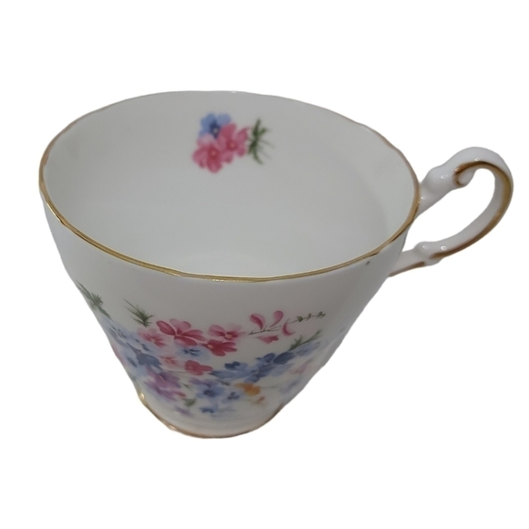 Regency Vintage Bone China Tea Cup with Floral and Gold Trim - Picture 4 of 5